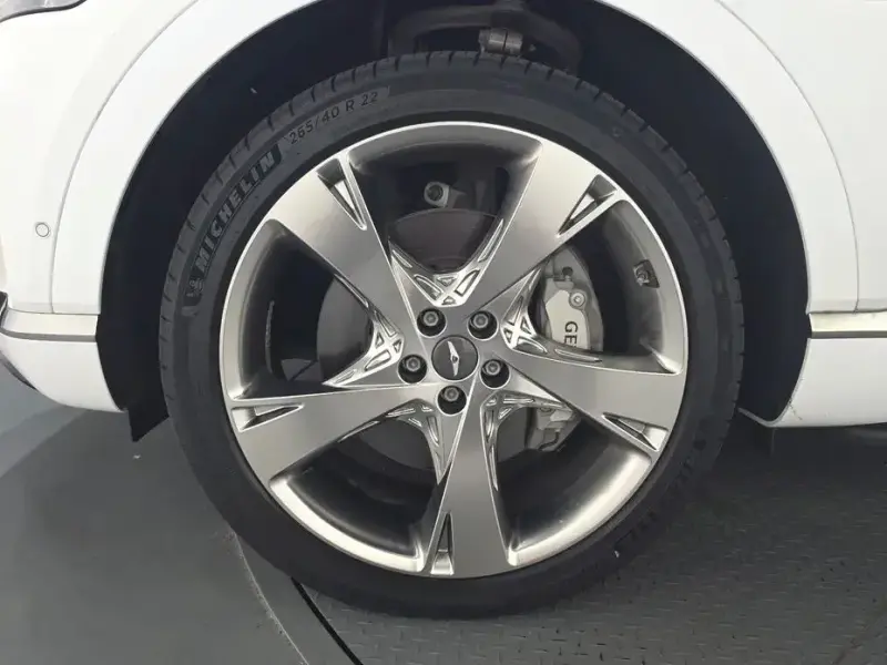 2023 Genesis GV80 с пробегом 19 163 км