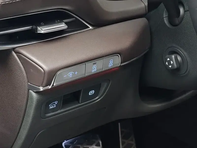2023 Genesis GV80 с пробегом 37 411 км