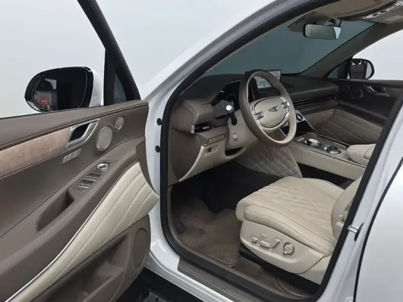 2023 Genesis GV80 с пробегом 53 750 км