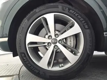 2023 Genesis GV80 с пробегом 82 569 км