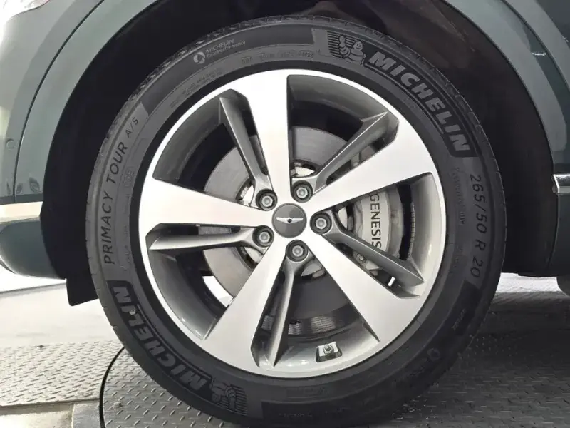 2023 Genesis GV80 с пробегом 82 569 км