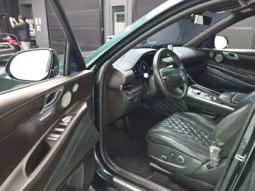 2023 Genesis GV80 с пробегом 82 569 км