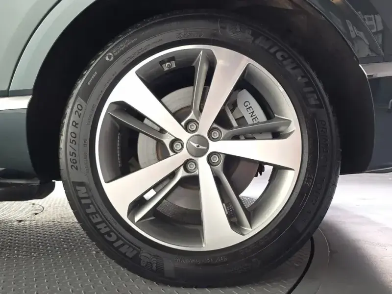 2023 Genesis GV80 с пробегом 82 569 км
