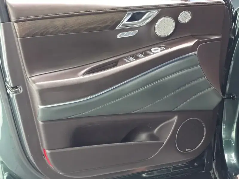 2023 Genesis GV80 с пробегом 82 569 км