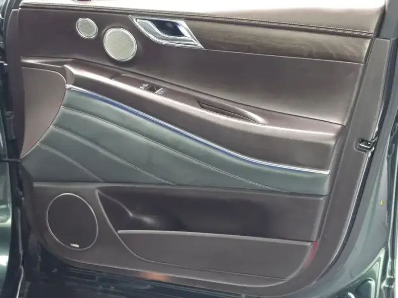 2023 Genesis GV80 с пробегом 82 569 км