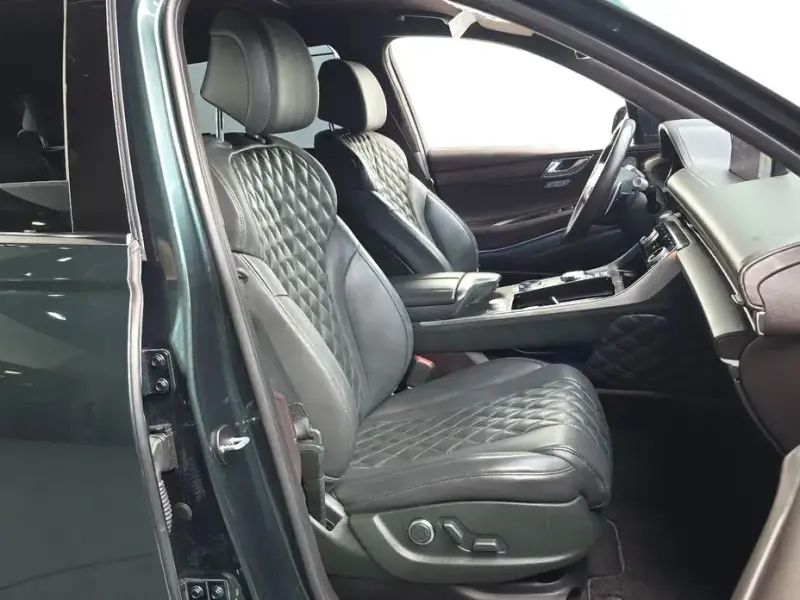 2023 Genesis GV80 с пробегом 82 569 км