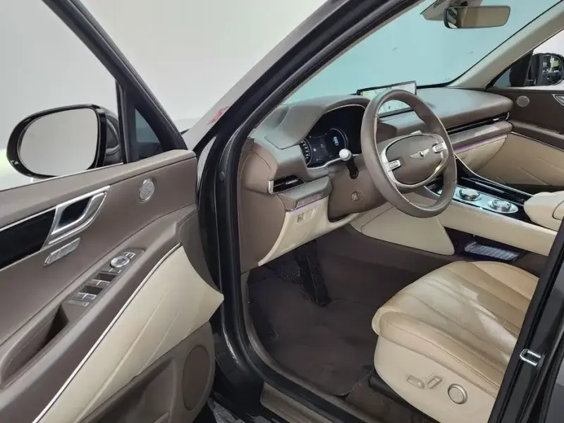2023 Genesis GV80 с пробегом 47 442 км