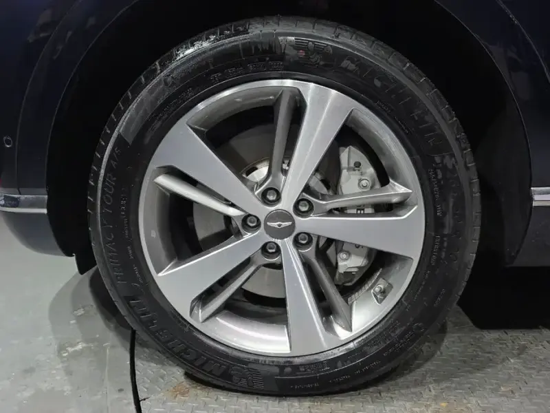 2023 Genesis GV80 с пробегом 35 838 км