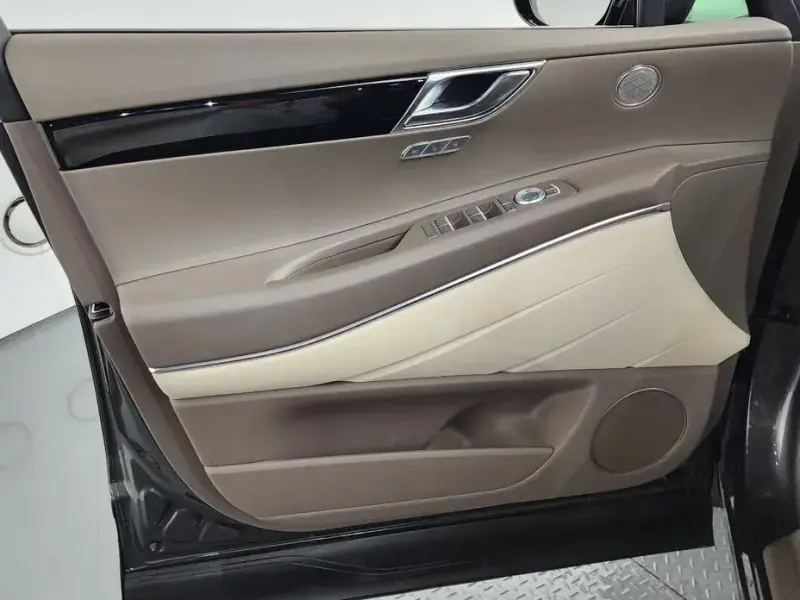 2023 Genesis GV80 с пробегом 47 442 км