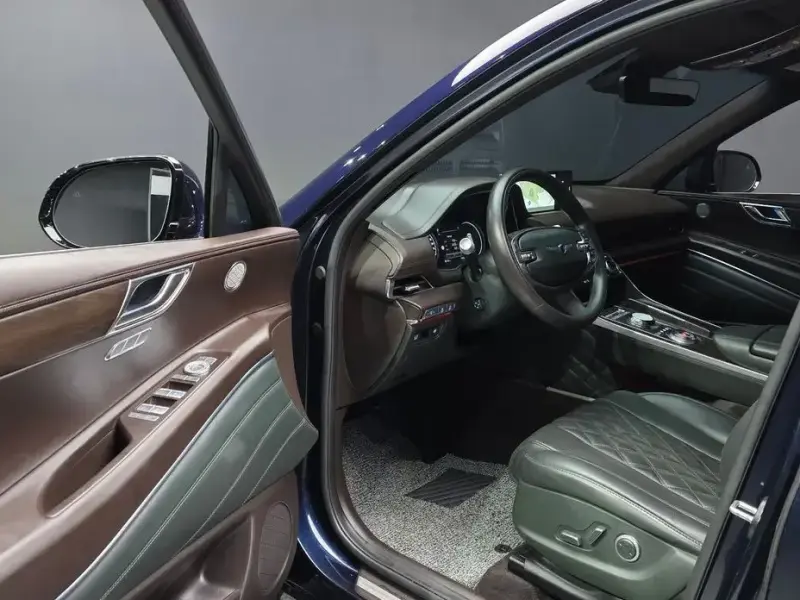 2023 Genesis GV80 с пробегом 35 838 км