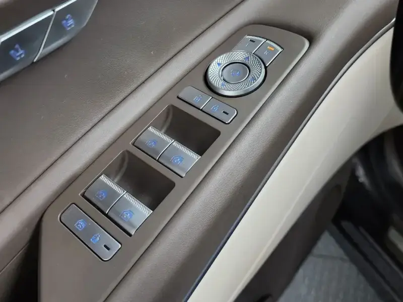 2023 Genesis GV80 с пробегом 47 442 км