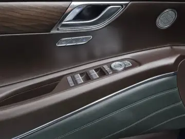 2023 Genesis GV80 с пробегом 35 838 км