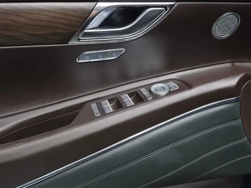 2023 Genesis GV80 с пробегом 35 838 км