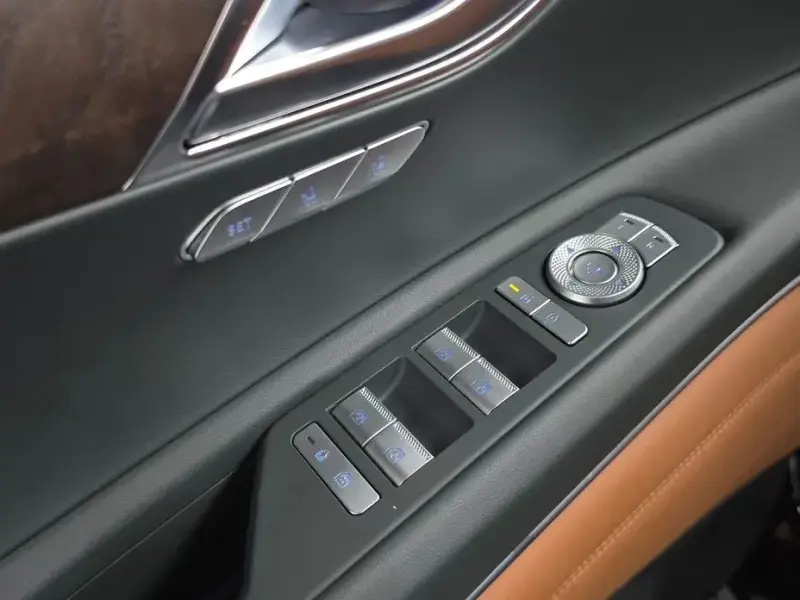 2023 Genesis GV80 с пробегом 41 389 км