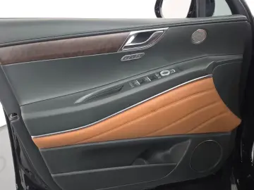 2023 Genesis GV80 с пробегом 41 389 км