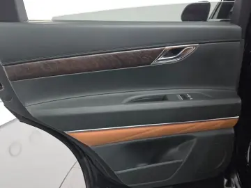 2023 Genesis GV80 с пробегом 41 389 км