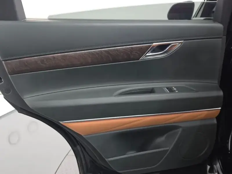 2023 Genesis GV80 с пробегом 41 389 км