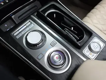 2023 Genesis GV80 с пробегом 21 922 км