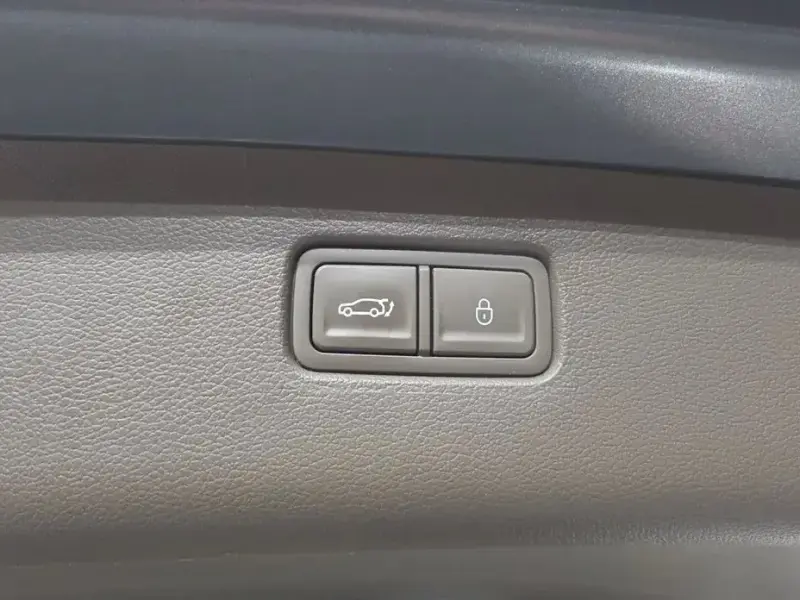 2023 Genesis GV80 с пробегом 21 922 км