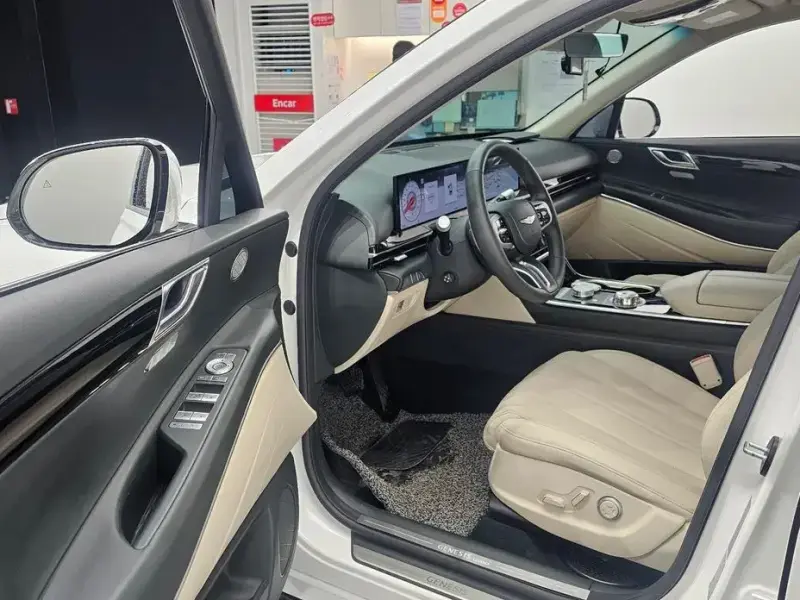 2023 Genesis GV80 с пробегом 50 928 км