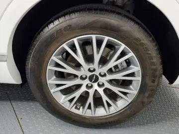 2023 Genesis GV80 с пробегом 50 928 км