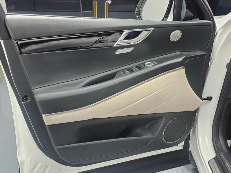 2023 Genesis GV80 с пробегом 50 928 км