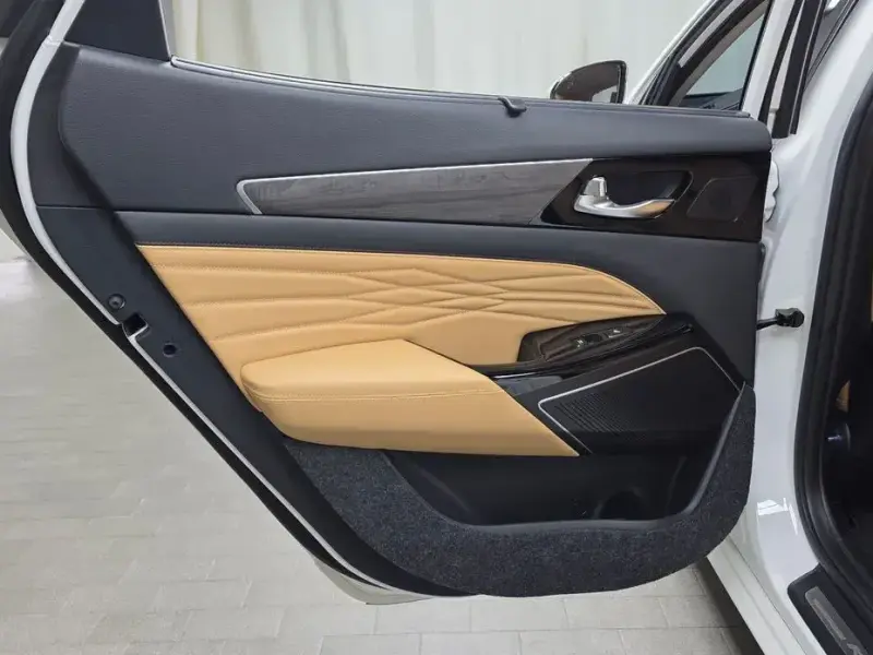 2020 Kia K7 с пробегом 84 215 км