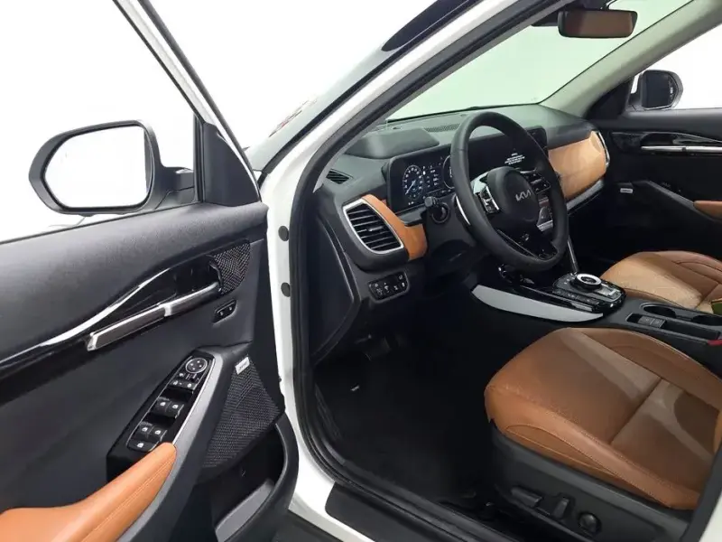 2023 Kia Seltos с пробегом 13 325 км