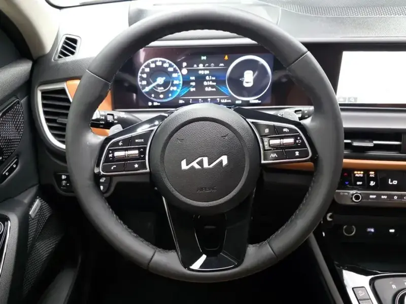 2023 Kia Seltos с пробегом 13 325 км