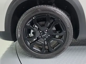 2024 Kia Seltos с пробегом 6 403 км