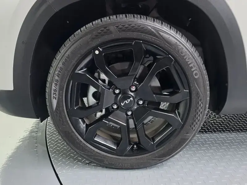 2024 Kia Seltos с пробегом 6 403 км