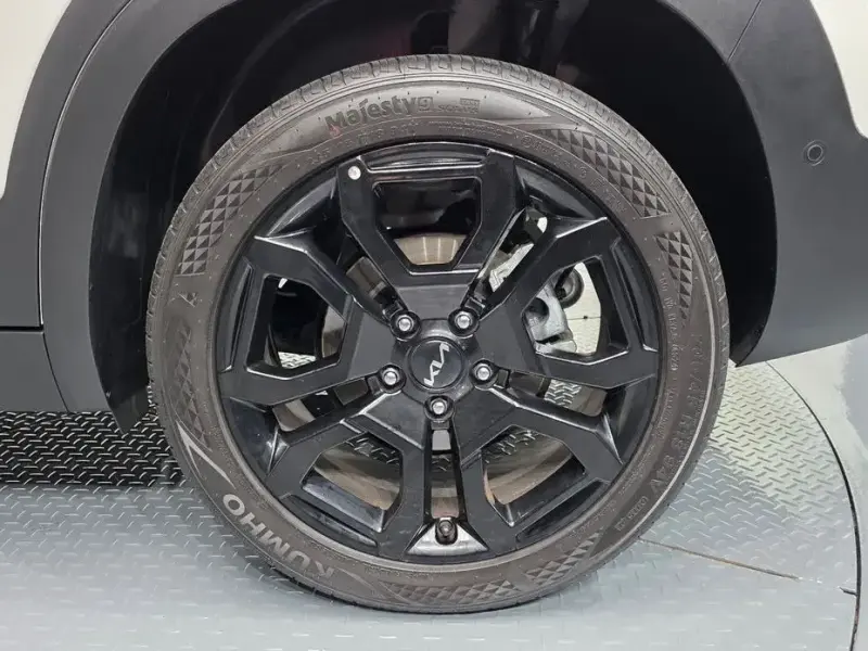 2024 Kia Seltos с пробегом 6 403 км