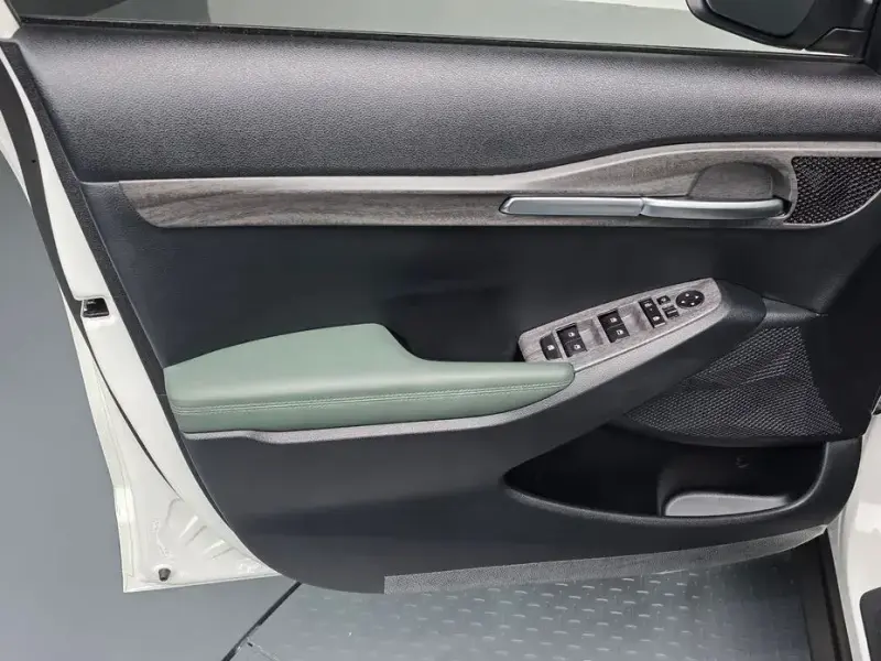 2024 Kia Seltos с пробегом 6 403 км