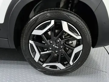 2024 Kia Seltos с пробегом 9 897 км