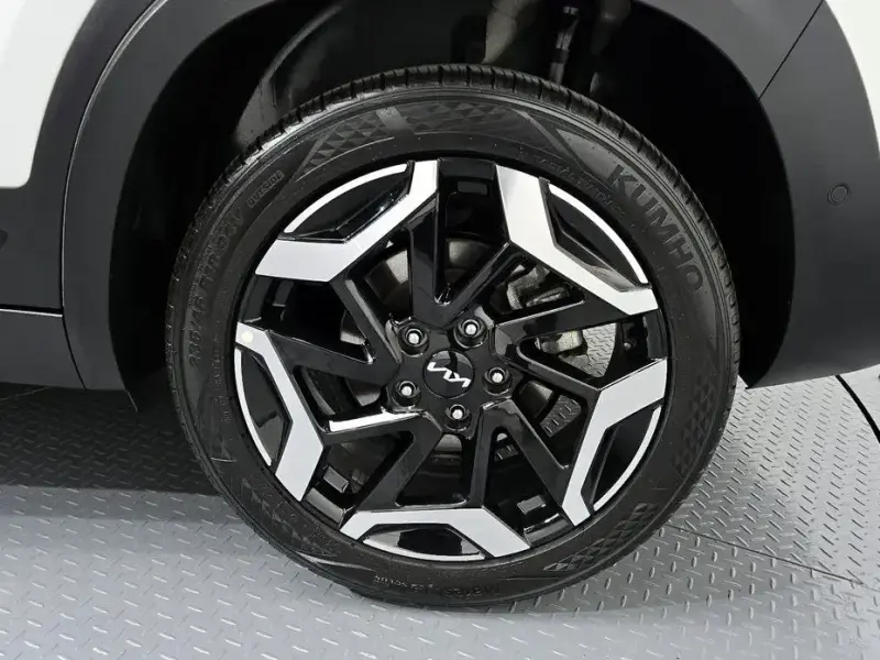 2024 Kia Seltos с пробегом 9 897 км