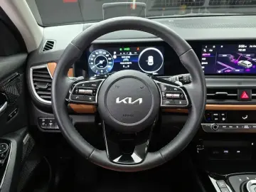 2024 Kia Seltos с пробегом 9 897 км