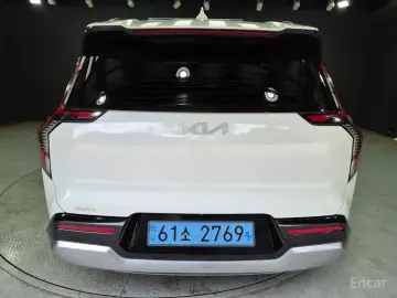 2023 Kia EV9 с пробегом 79 366 км