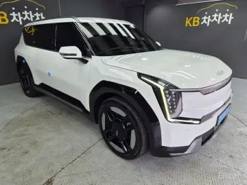 2023 Kia EV9 с пробегом 79 366 км