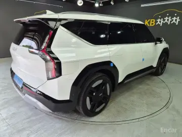 2023 Kia EV9 с пробегом 79 366 км