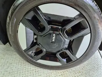 2023 Kia EV9 с пробегом 79 366 км