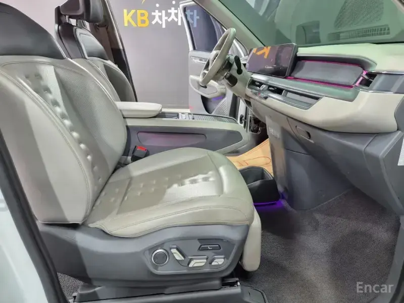 2023 Kia EV9 с пробегом 79 366 км