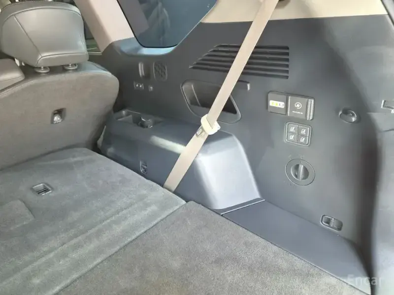 2023 Kia EV9 с пробегом 79 366 км