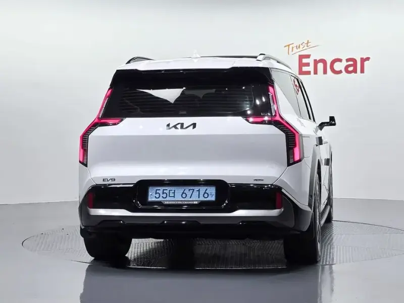 2023 Kia EV9 с пробегом 56 226 км