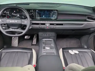 2023 Kia EV9 с пробегом 56 226 км