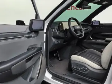 2023 Kia EV9 с пробегом 56 226 км