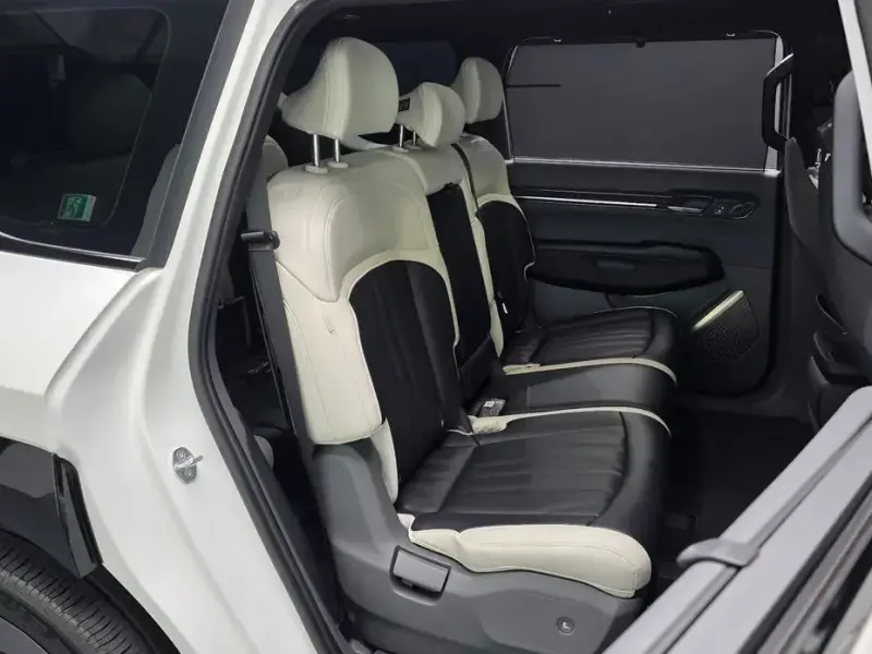 2023 Kia EV9 с пробегом 56 226 км