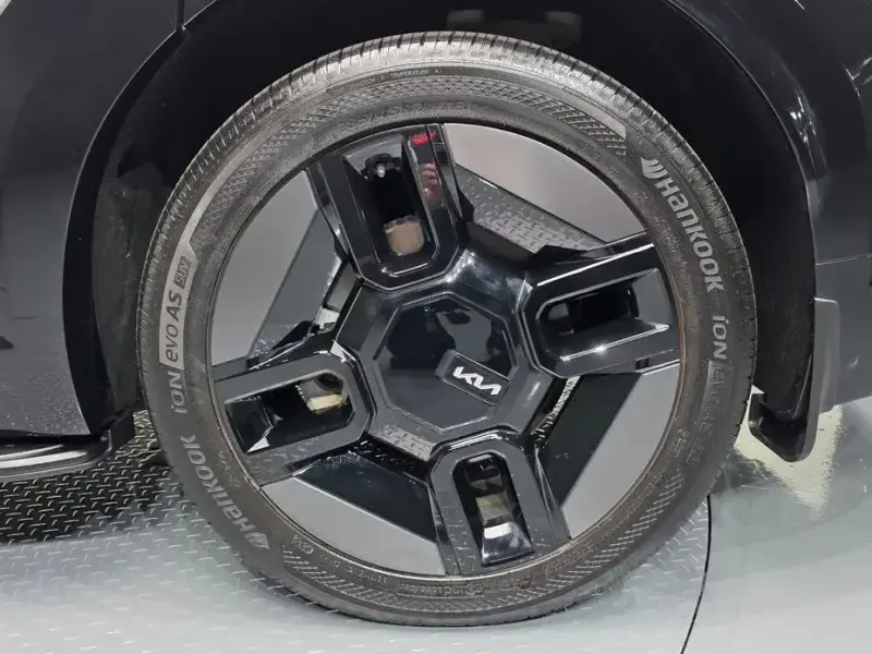 2023 Kia EV9 с пробегом 56 226 км