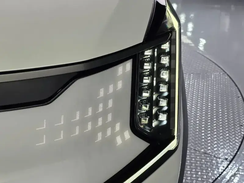 2023 Kia EV9 с пробегом 56 226 км