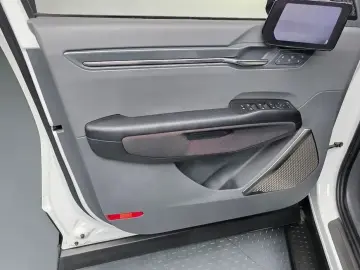 2023 Kia EV9 с пробегом 56 226 км