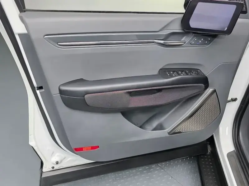 2023 Kia EV9 с пробегом 56 226 км